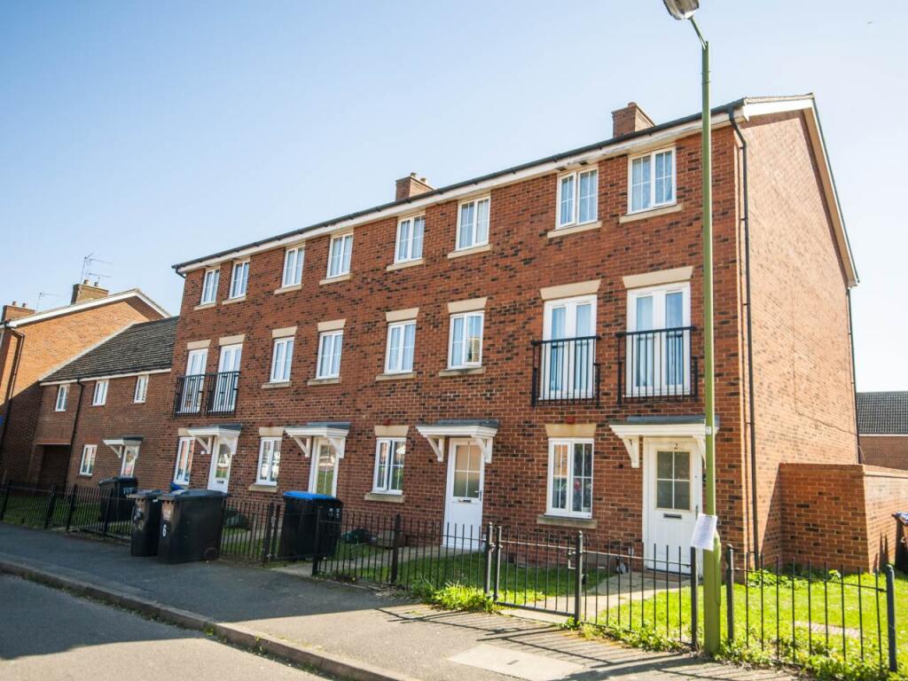 5 bed Detached for rent in Hatfield. From Strats Estates & Lettings - Hatfield