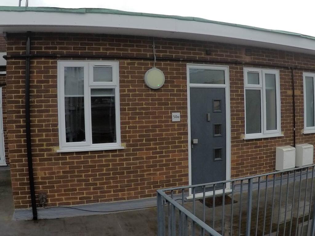 2 bed 1st Floor Flat for rent in Hatfield. From Strats Estates & Lettings - Hatfield