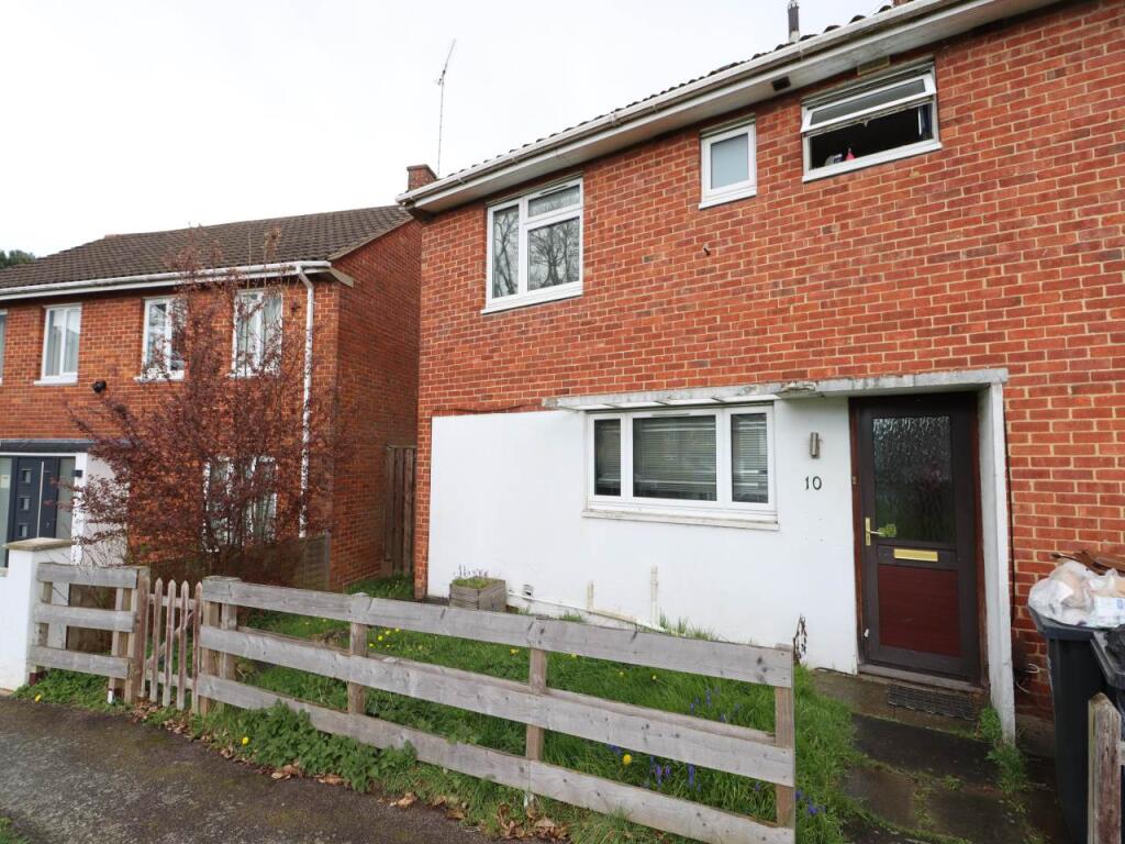 4 bed Detached for rent in Hatfield. From Strats Estates & Lettings - Hatfield