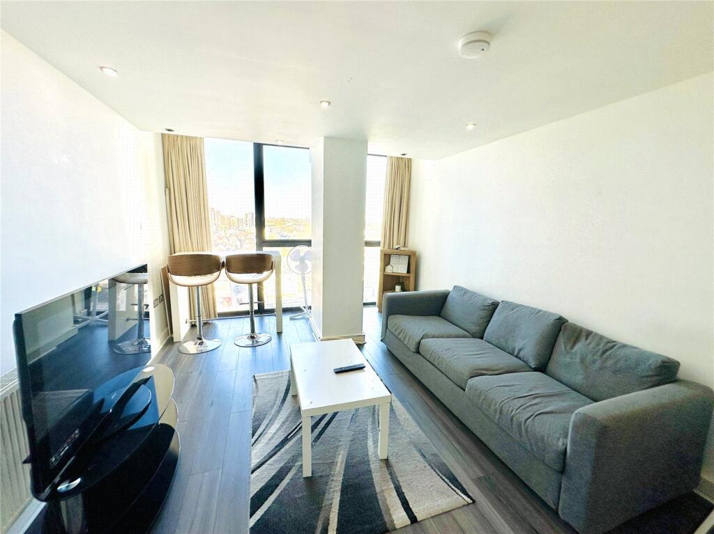 2 bed Apartment for rent in Leaves Green. From Streets Ahead - Croydon Central