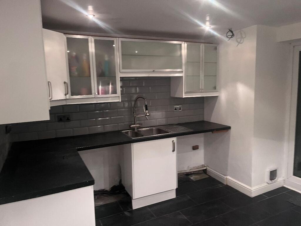 2 bed Mid Terraced House for rent in Gillingham. From Streets Estate Agents - Strood