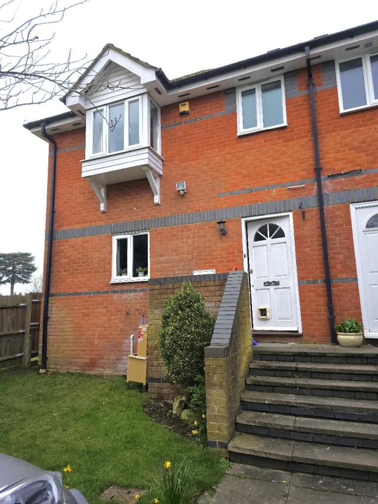 2 bed Mid Terraced House for rent in Hoddesdon. From Streets Estate Agents - Strood