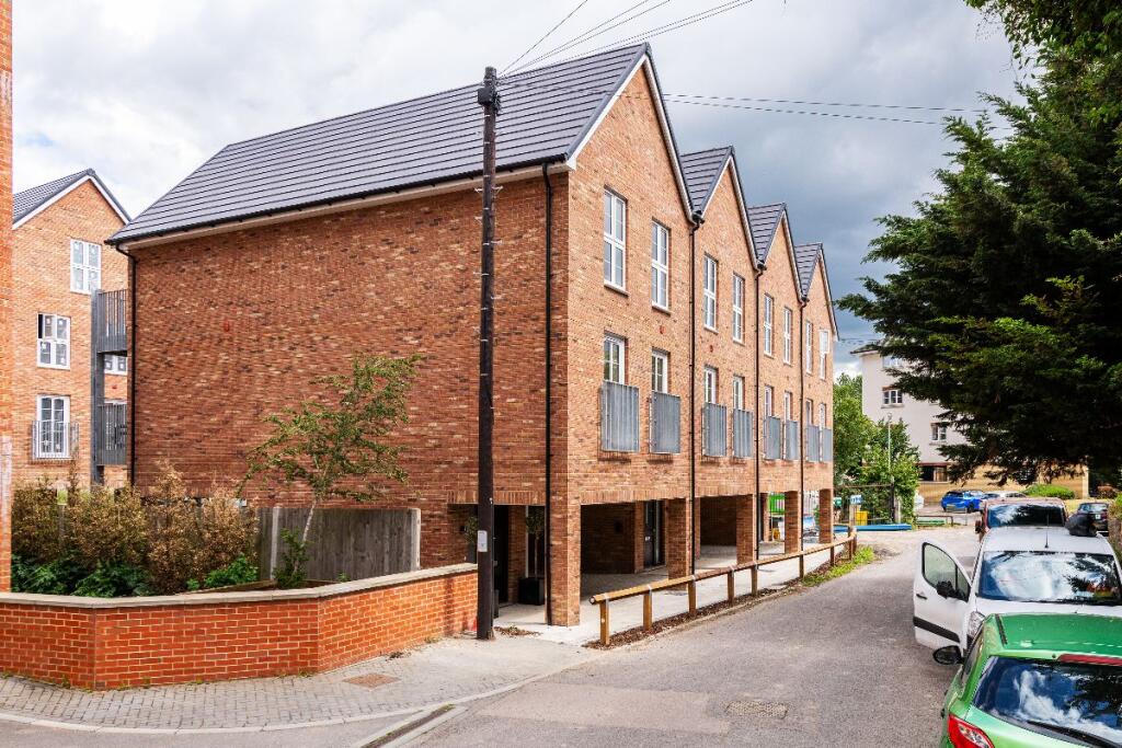 4 bed Mid Terraced House for rent in Ditton. From Streets Estate Agents - Strood