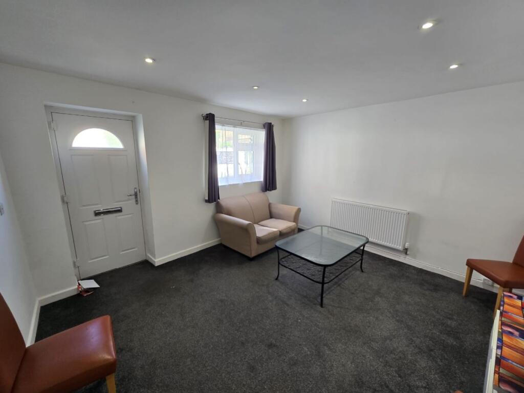 1 bed 1st Floor Flat for rent in Chatham. From Streets Estate Agents - Strood