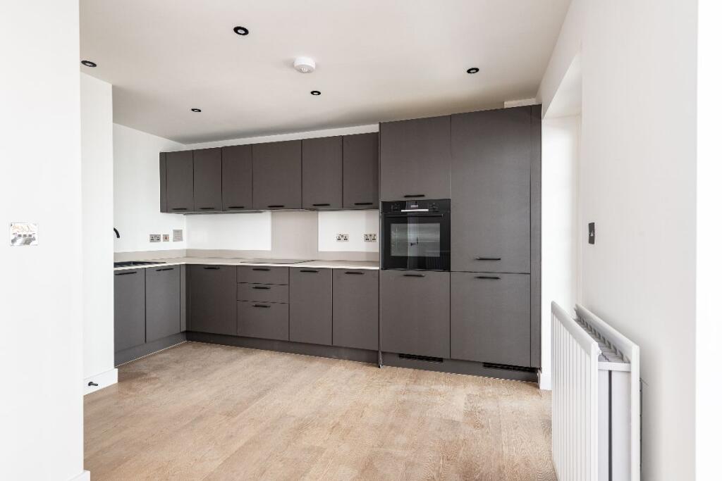3 bed Mid Terraced House for rent in Ditton. From Streets Estate Agents - Strood 3 bed Mid Terraced House for rent in Ditton. From Streets Estate Agents - Strood