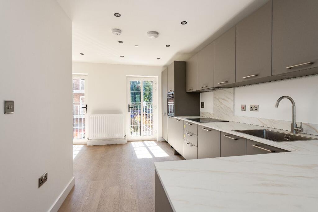 3 bed Mid Terraced House for rent in Ditton. From Streets Estate Agents - Strood 3 bed Mid Terraced House for rent in Ditton. From Streets Estate Agents - Strood