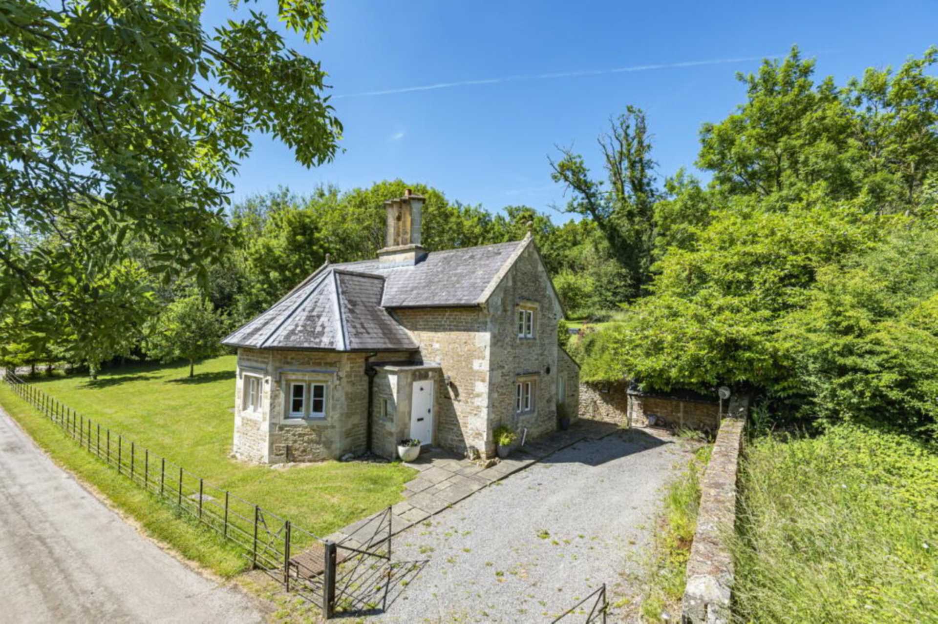 2 bed Detached House for rent in Frome. From Swallows Property Letting - Frome