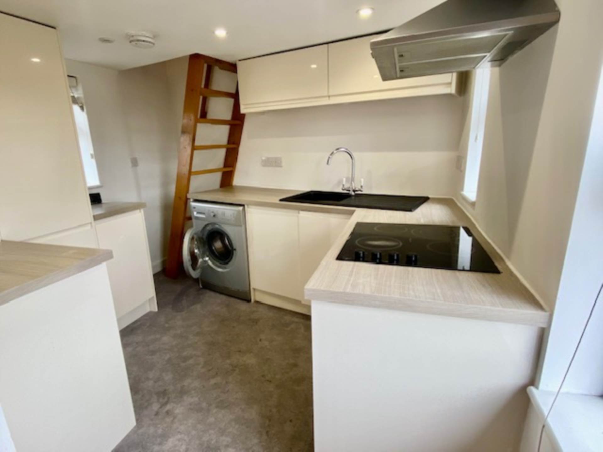 1 bed Studio for rent in Westbury. From Swallows Property Letting - Frome