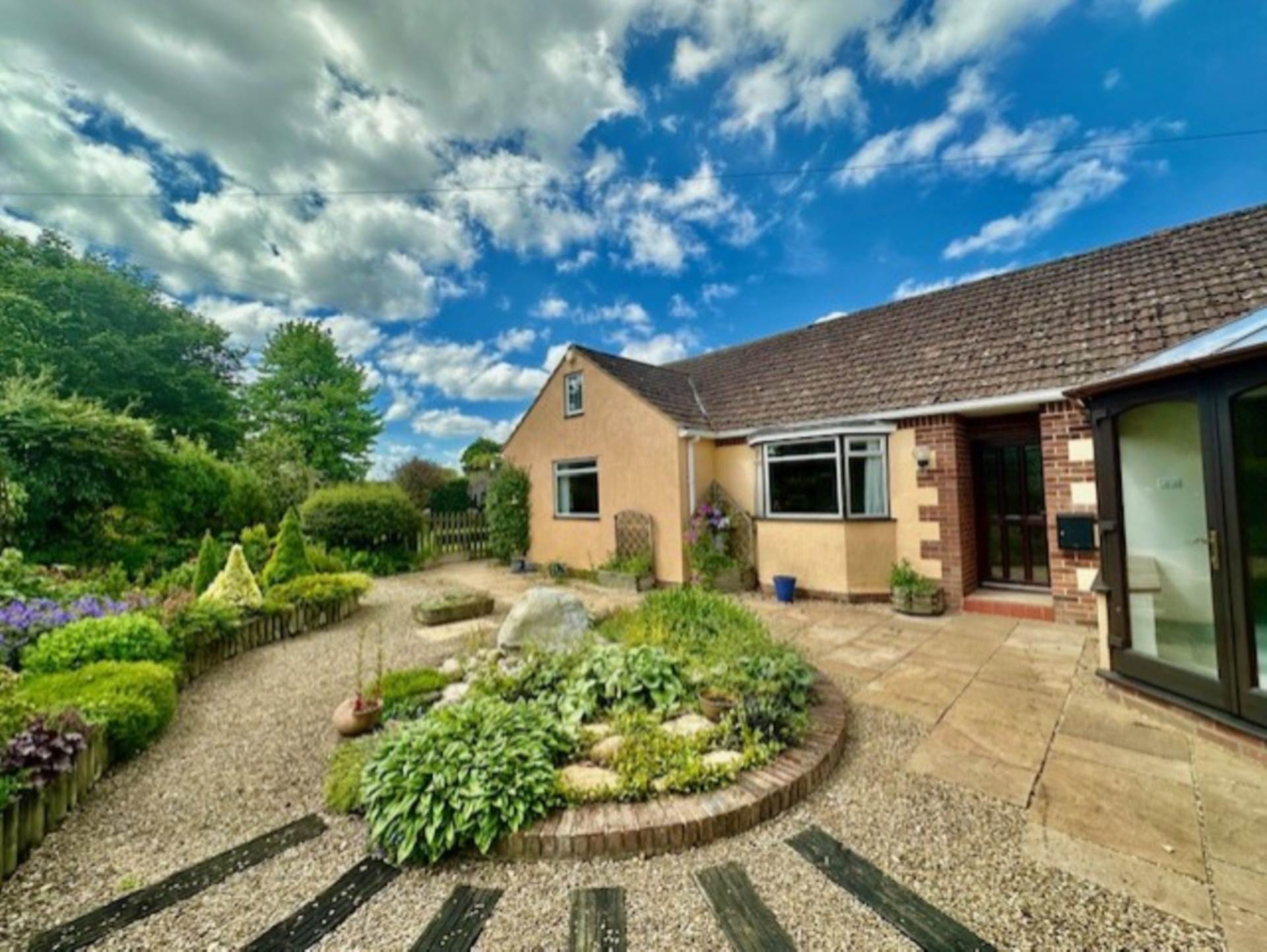 4 bed Bungalow for rent in Woolverton. From Swallows Property Letting - Frome