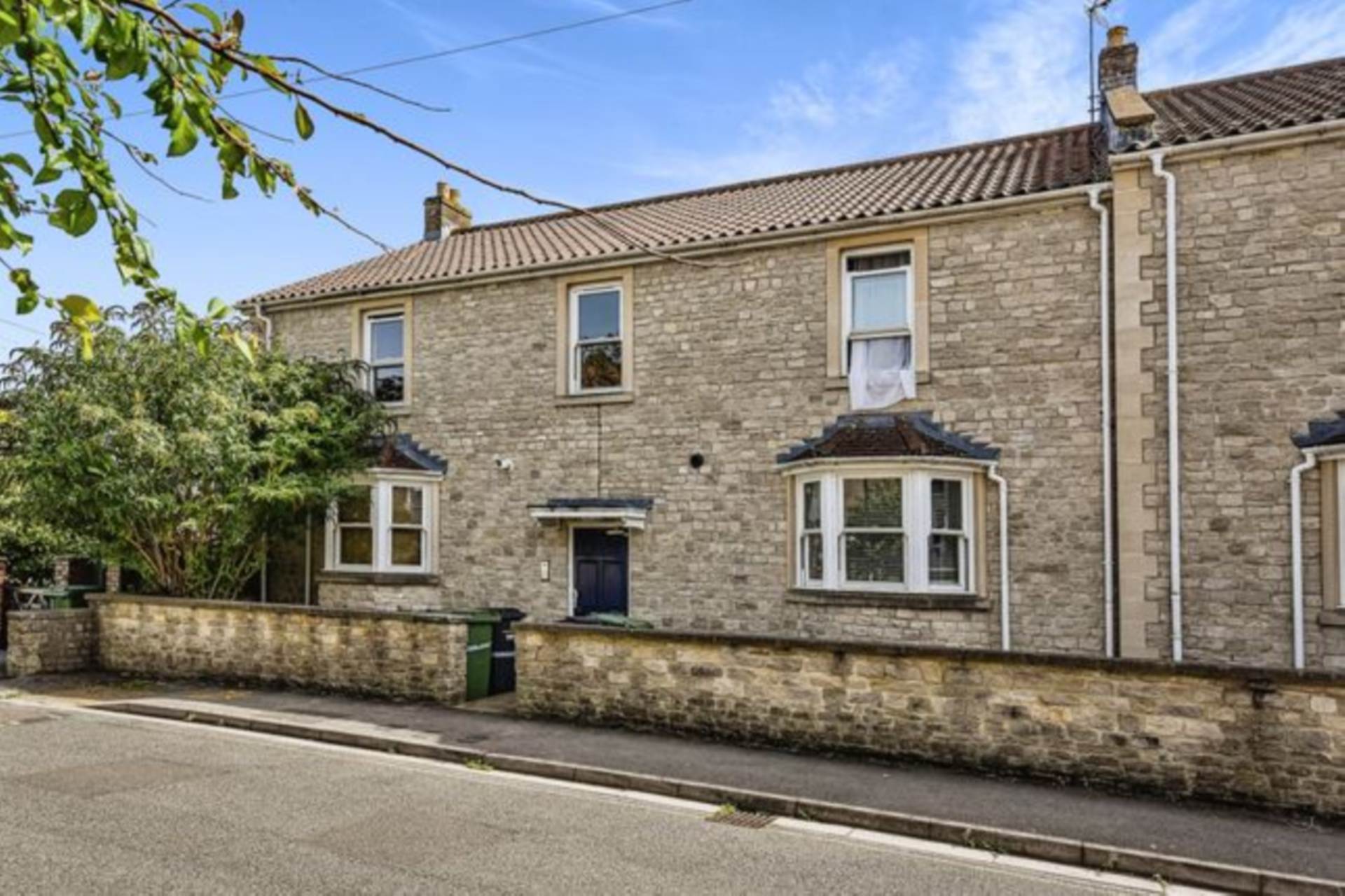 2 bed 1st Floor Flat for rent in Frome. From Swallows Property Letting - Frome