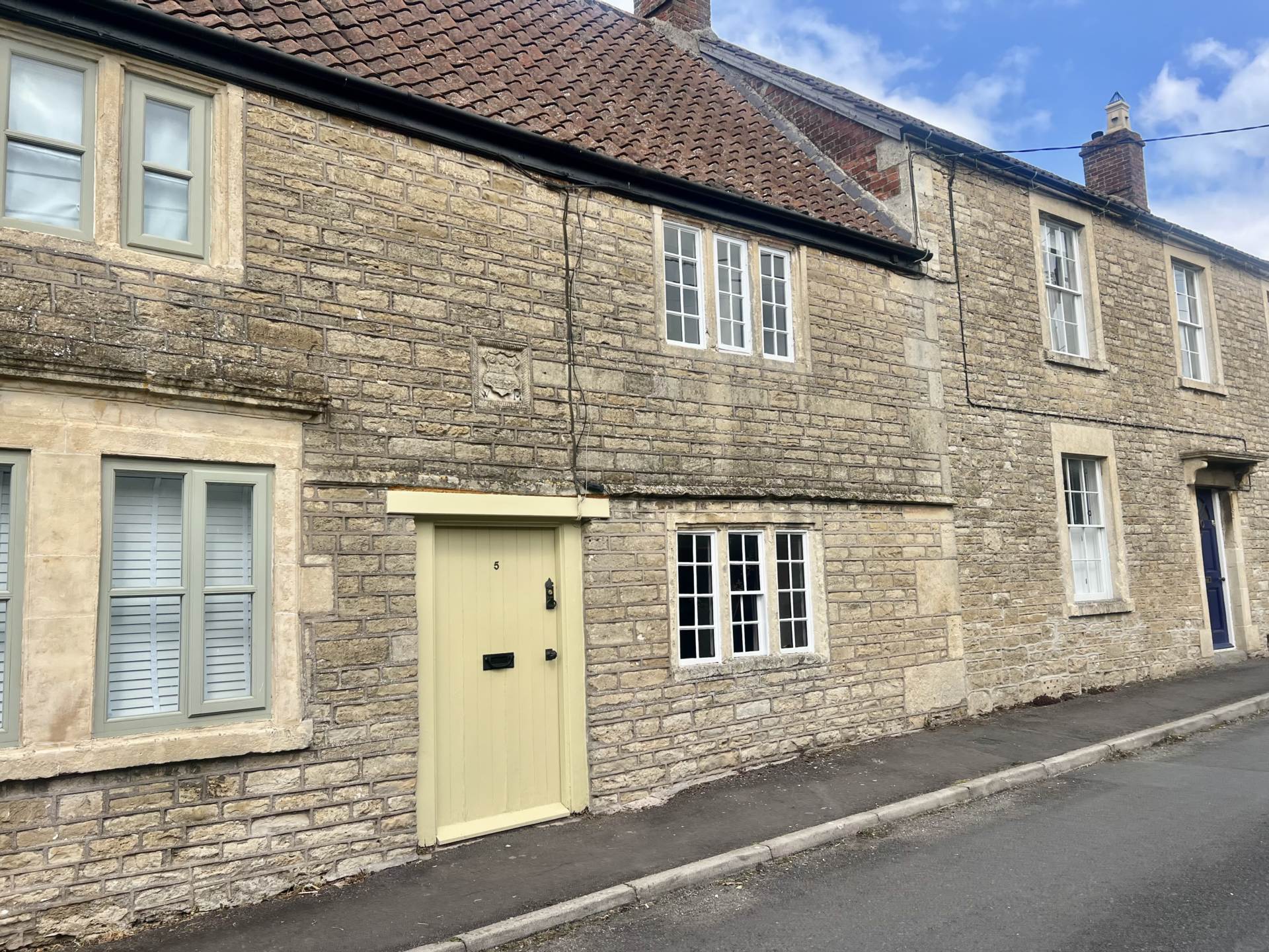 3 bed Mid Terraced House for rent in Frome. From Swallows Property Letting - Frome