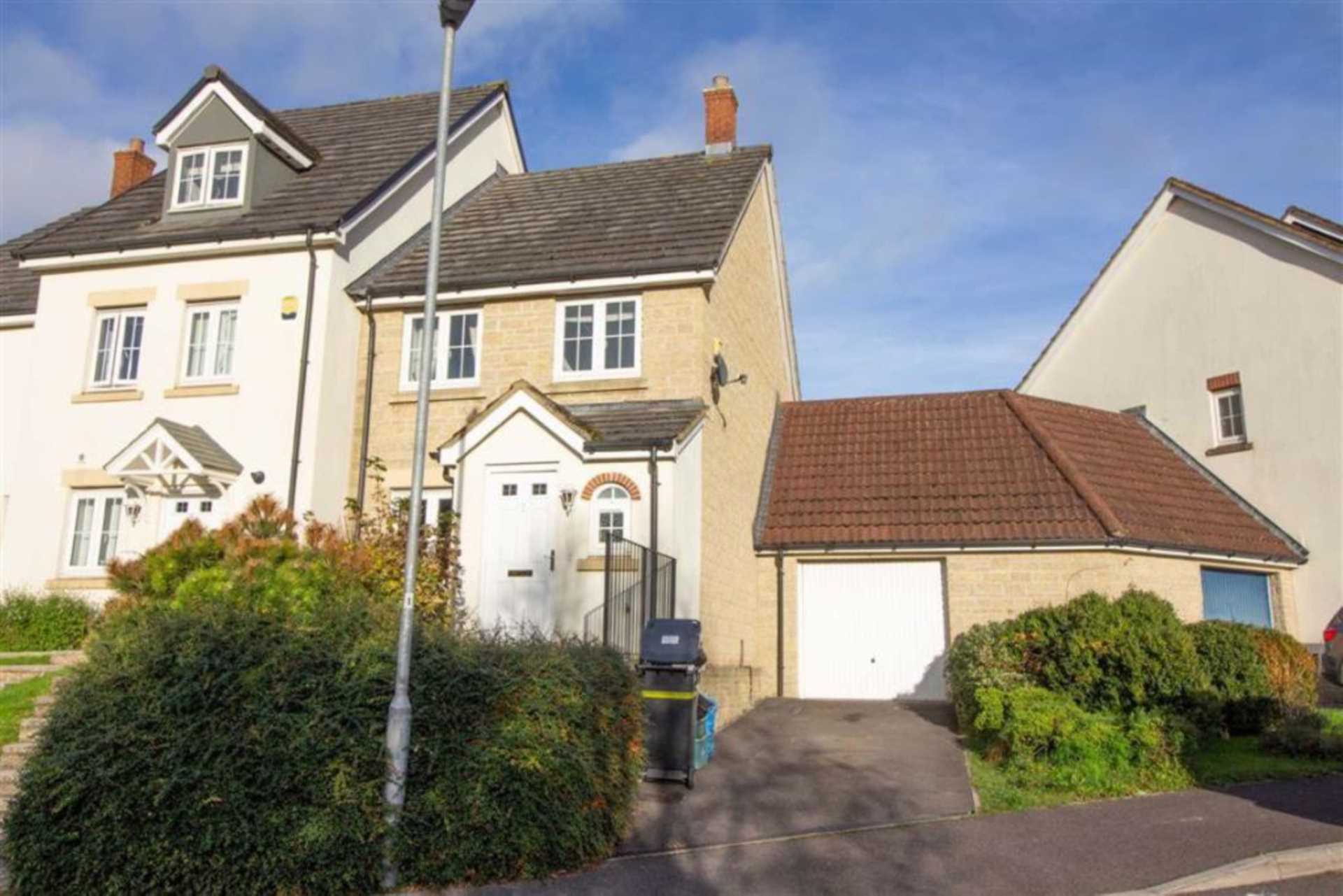 3 bed End of Terrace for rent in Frome. From Swallows Property Letting - Frome