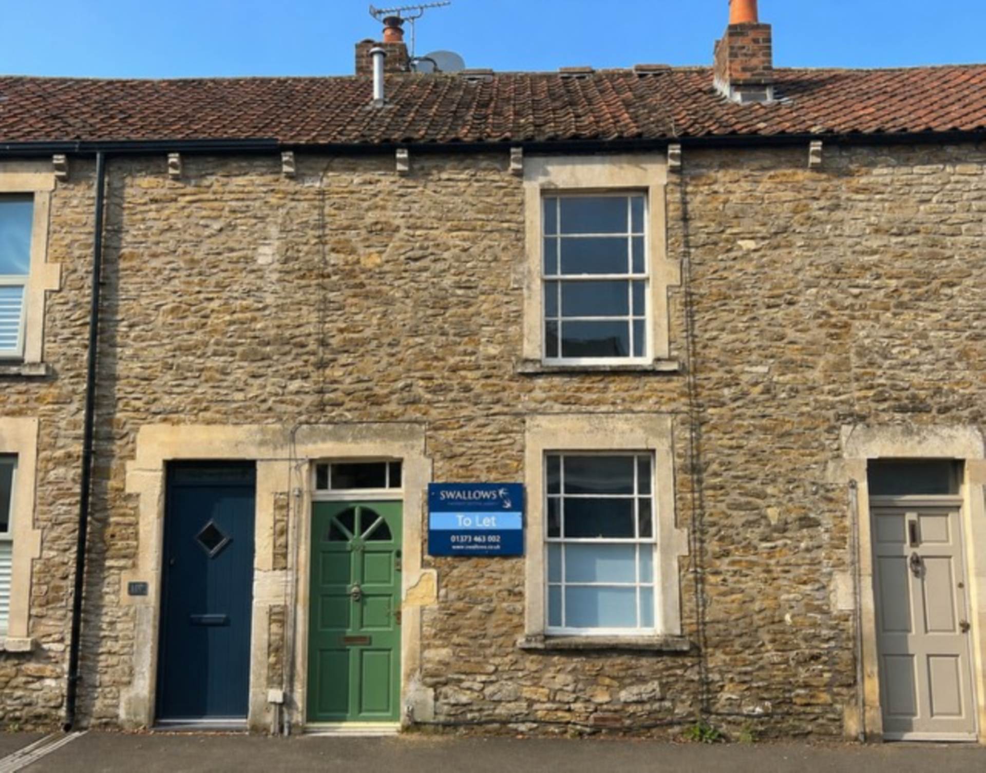 3 bed Mid Terraced House for rent in Frome. From Swallows Property Letting - Frome
