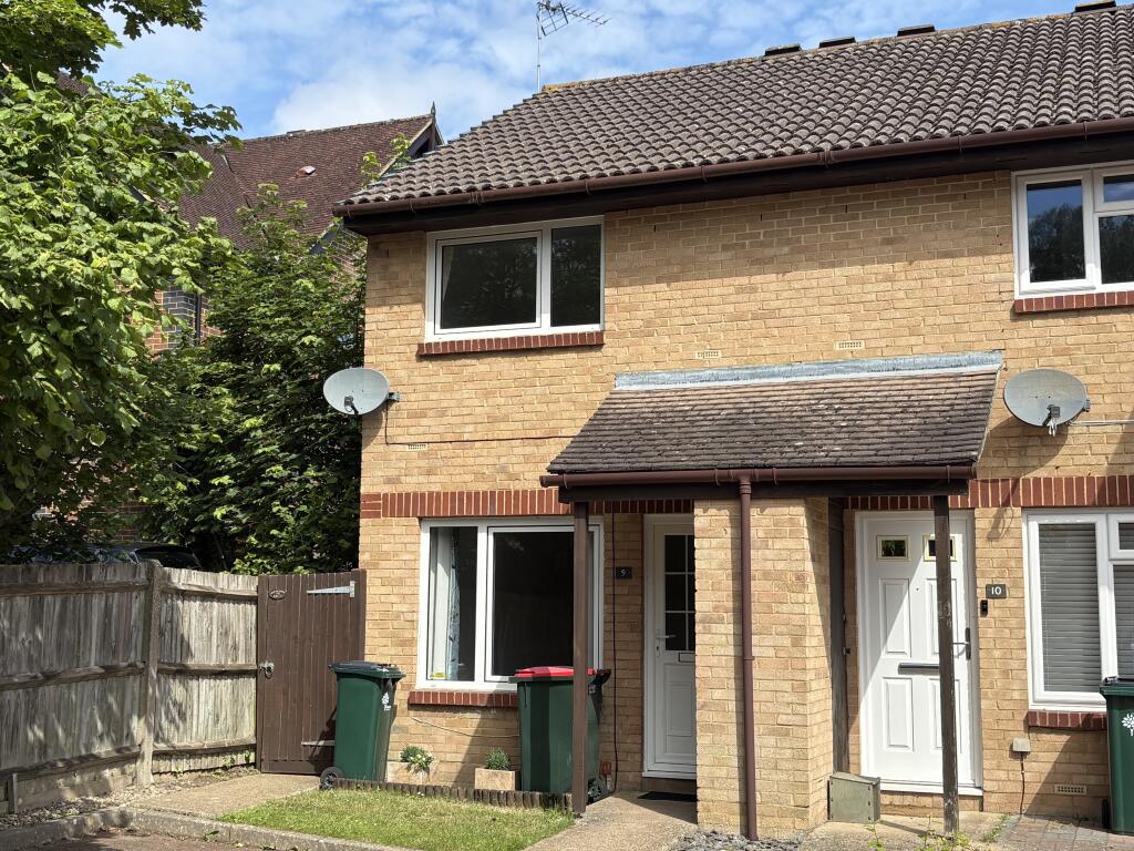 2 bed End of Terrace for rent in Copthorne. From Swan Property Management - Crawley 2 bed End of Terrace for rent in Copthorne. From Swan Property Management - Crawley