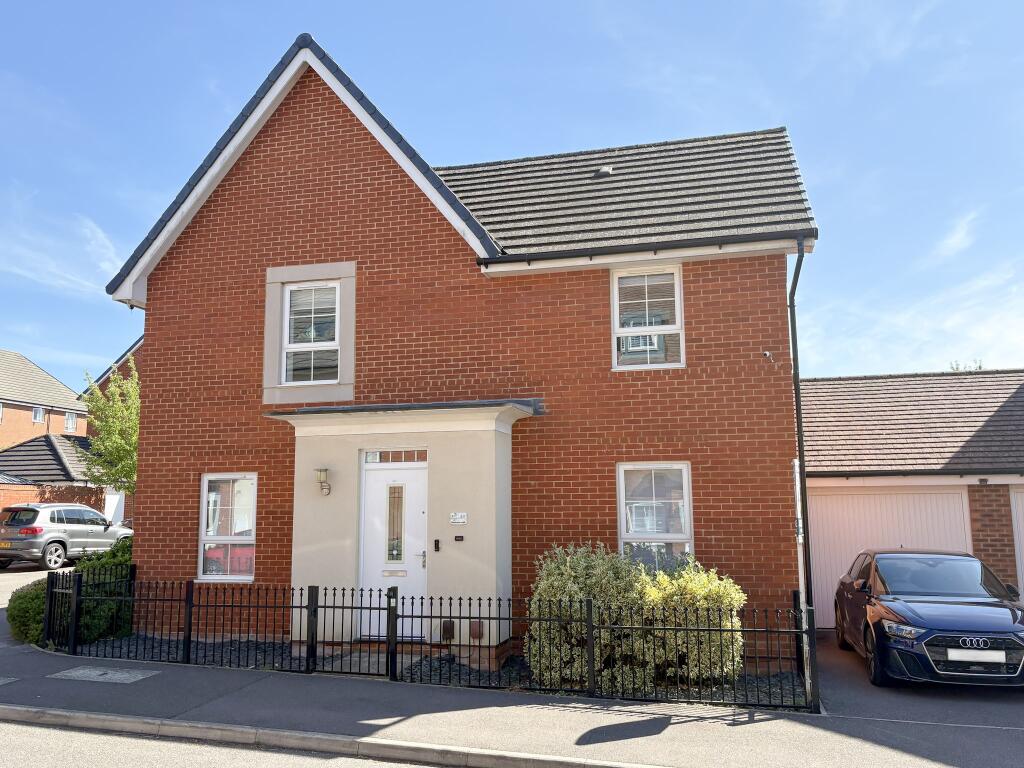 4 bed Detached for rent in Ifieldwood. From Swan Property Management - Crawley 4 bed Detached for rent in Ifieldwood. From Swan Property Management - Crawley
