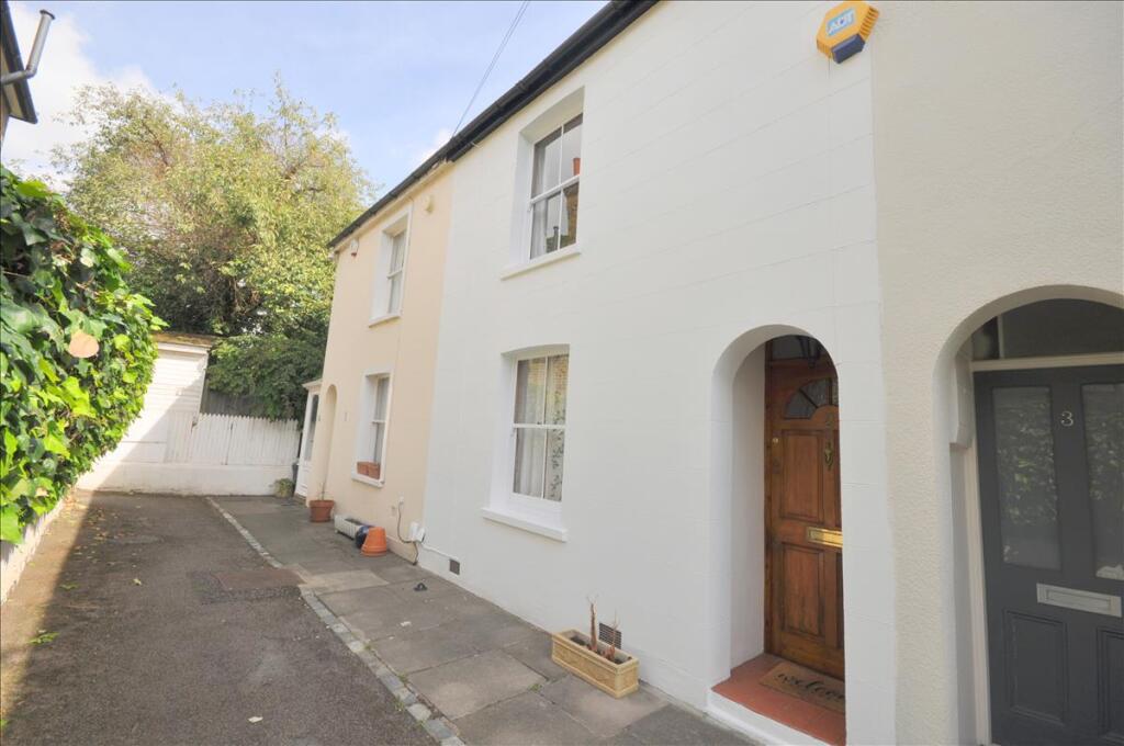 2 bed Cottage for rent in Richmond upon Thames. From Sworn and Co - Chiswick High Road