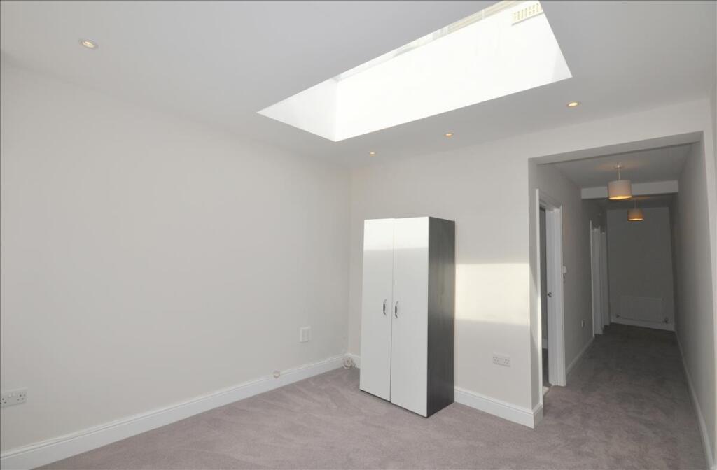 1 bed Apartment for rent in London. From Sworn and Co - Chiswick High Road 1 bed Apartment for rent in London. From Sworn and Co - Chiswick High Road