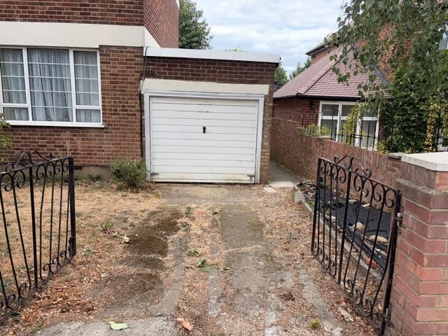 4 bed Car Parking for rent in Greenford. From Sworn and Co - Chiswick High Road 4 bed Car Parking for rent in Greenford. From Sworn and Co - Chiswick High Road