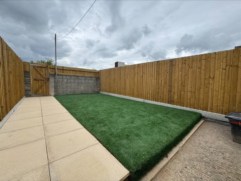 2 bed Mid Terraced House for rent in Swindon. From Swindon Homes - Swindon 2 bed Mid Terraced House for rent in Swindon. From Swindon Homes - Swindon