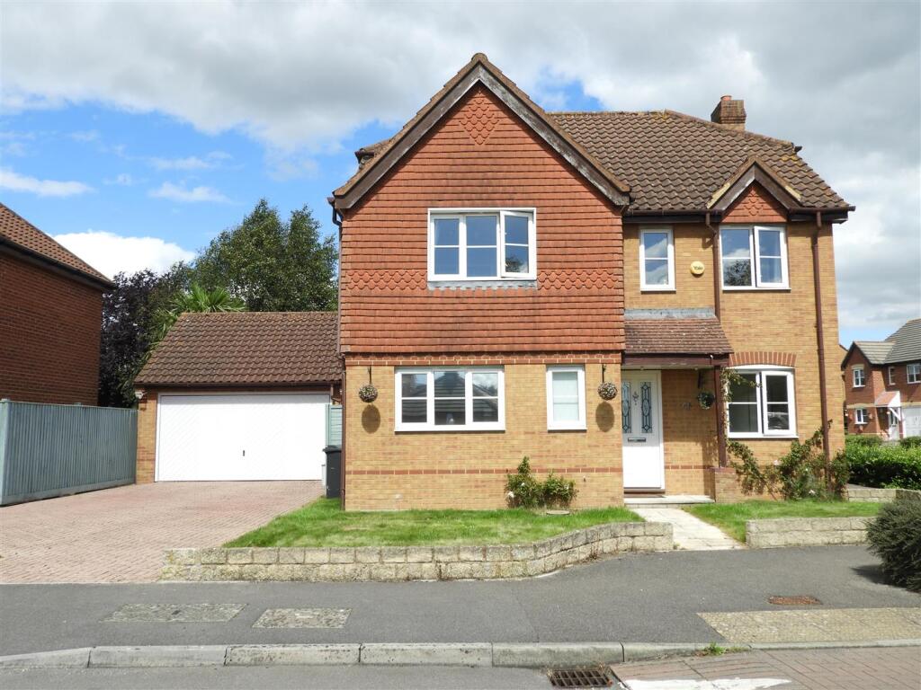 4 bed Detached for rent in Blunsdon St Andrew. From Swindon Homes - Swindon