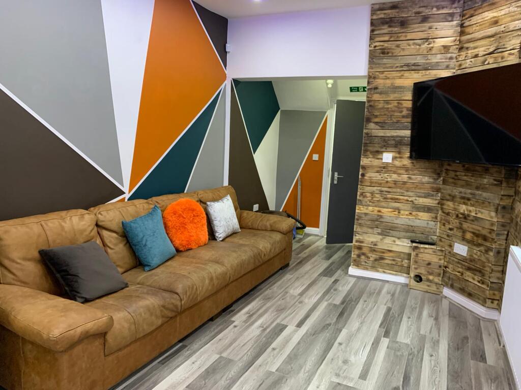 8 bed Mid Terraced House for rent in Manchester. From Inspired Lettings - Manchester 8 bed Mid Terraced House for rent in Manchester. From Inspired Lettings - Manchester