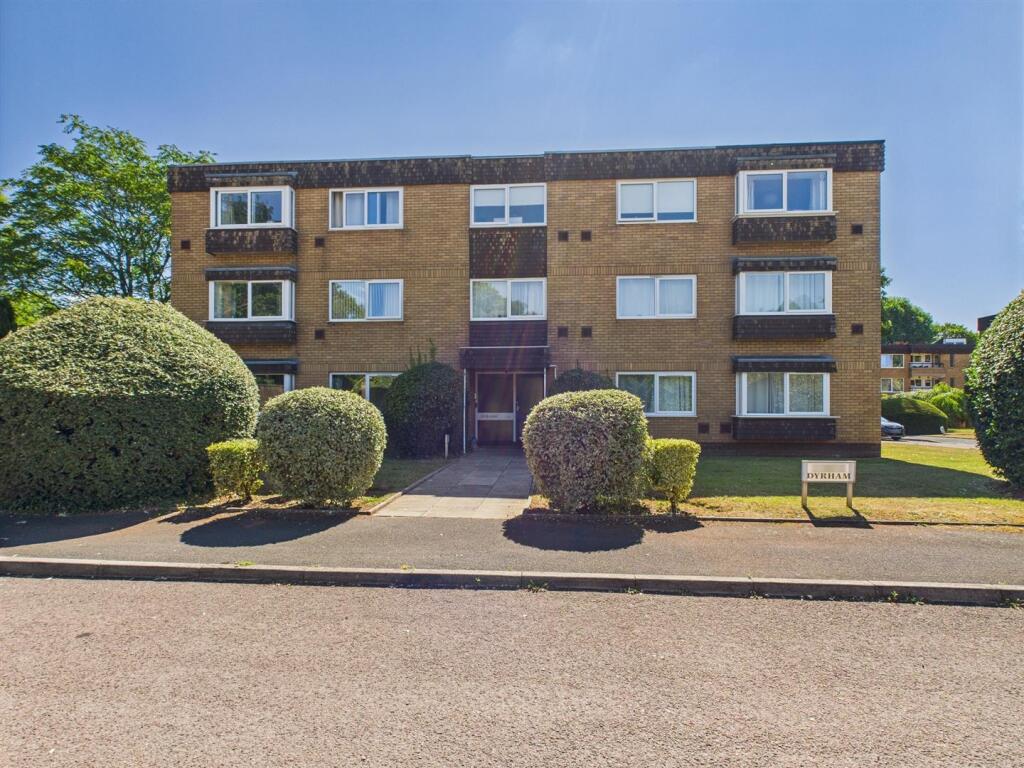 2 bed 1st Floor Flat for rent in Hambrook. From D W Smith & Company - Hanham 2 bed 1st Floor Flat for rent in Hambrook. From D W Smith & Company - Hanham