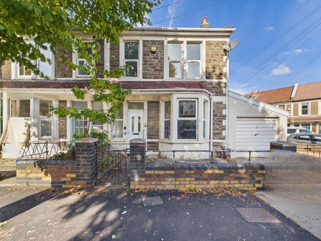 2 bed 1st Floor Flat for rent in Hillfields. From D W Smith & Company - Hanham