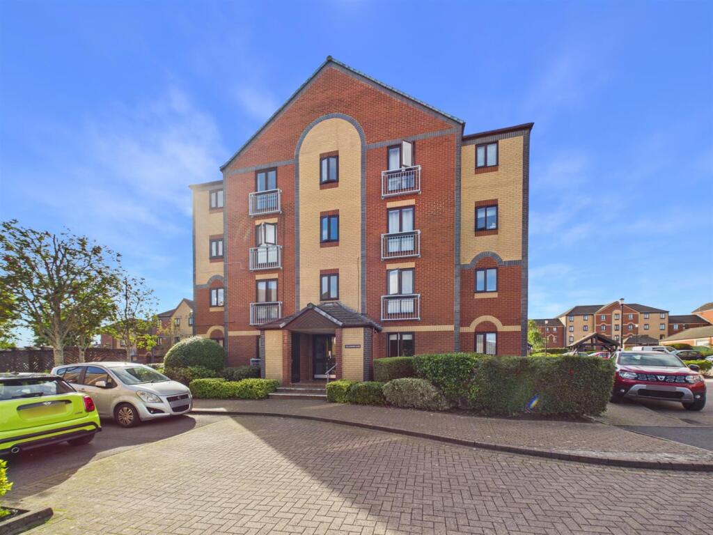 2 bed 1st Floor Flat for rent in Two Mile Hill. From D W Smith & Company - Hanham 2 bed 1st Floor Flat for rent in Two Mile Hill. From D W Smith & Company - Hanham