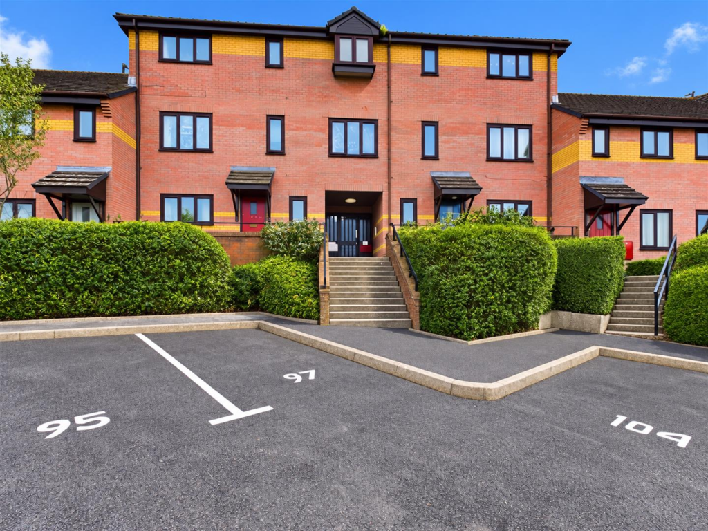 1 bed 1st Floor Flat for rent in Bristol. From D W Smith & Company - Hanham 1 bed 1st Floor Flat for rent in Bristol. From D W Smith & Company - Hanham