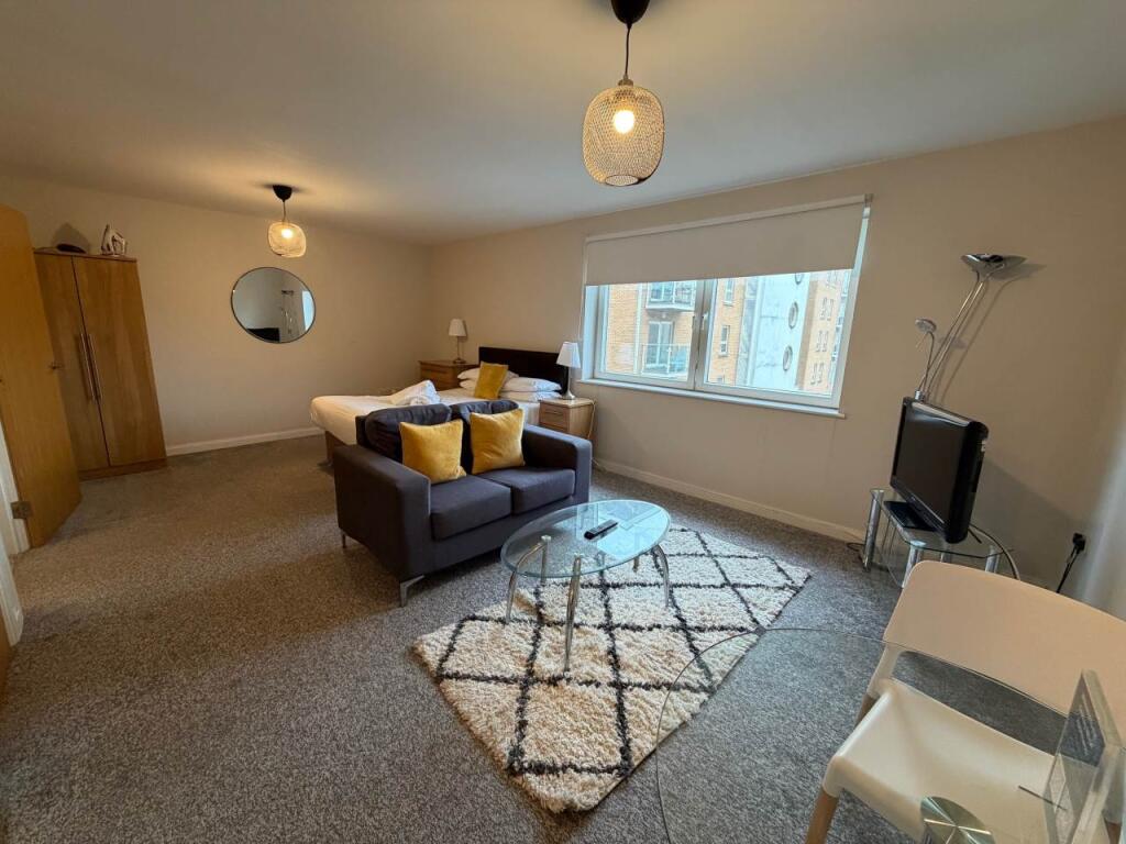 4 bed Studio for rent in Cardiff. From Lettings2Sales Ltd - Cardiff 4 bed Studio for rent in Cardiff. From Lettings2Sales Ltd - Cardiff