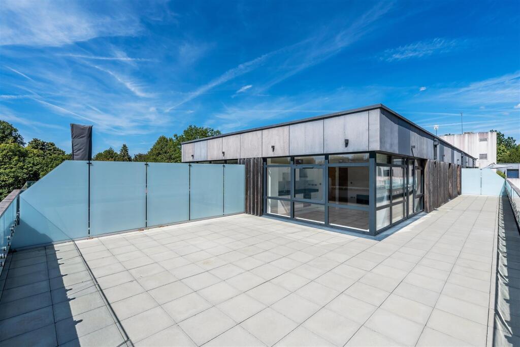 2 bed Apartment for rent in Westhumble. From Toomey Estate Agents - Mitcham