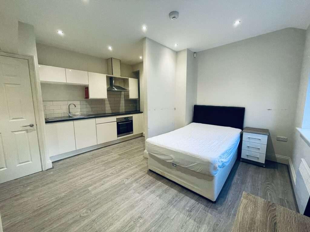 0 bed Studio for rent in Sheffield. From Thornsett Properties - Sheffield
