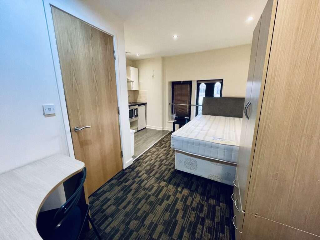 4 bed Studio for rent in Sheffield. From Thornsett Properties - Sheffield 4 bed Studio for rent in Sheffield. From Thornsett Properties - Sheffield