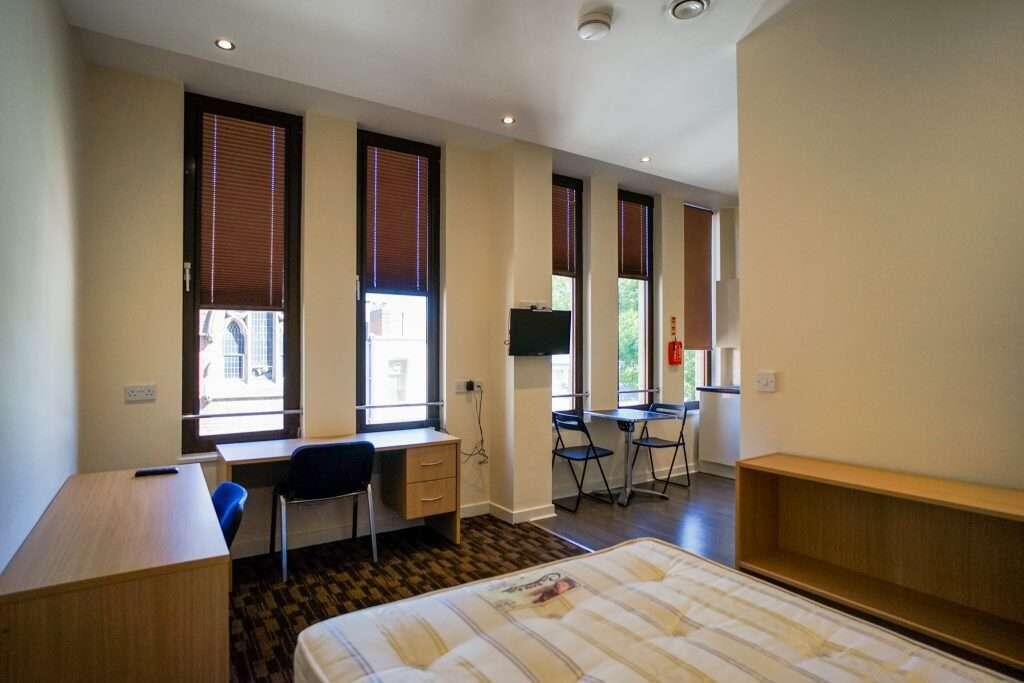 4 bed Studio for rent in Sheffield. From Thornsett Properties - Sheffield 4 bed Studio for rent in Sheffield. From Thornsett Properties - Sheffield
