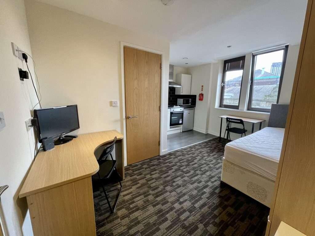 4 bed Studio for rent in Sheffield. From Thornsett Properties - Sheffield 4 bed Studio for rent in Sheffield. From Thornsett Properties - Sheffield