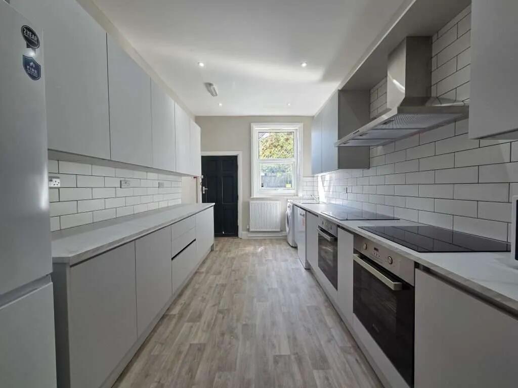 8 bed Detached for rent in Sheffield. From Thornsett Properties - Sheffield
