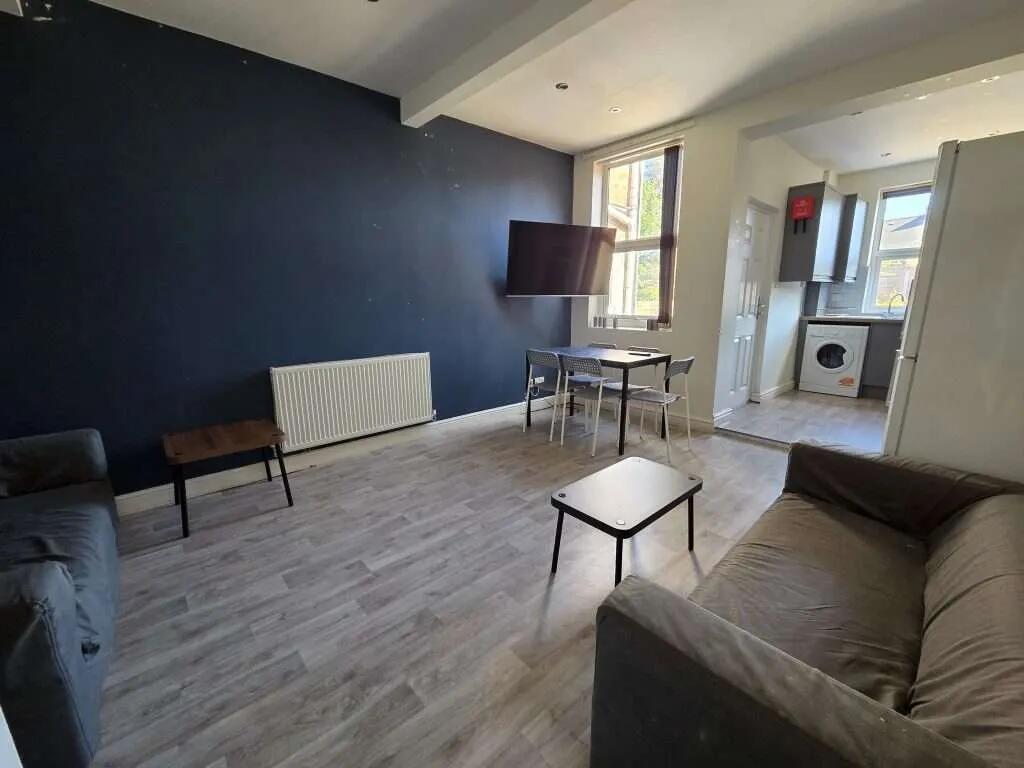6 bed Detached for rent in Sheffield. From Thornsett Properties - Sheffield