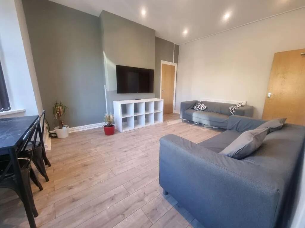 7 bed Detached for rent in Sheffield. From Thornsett Properties - Sheffield