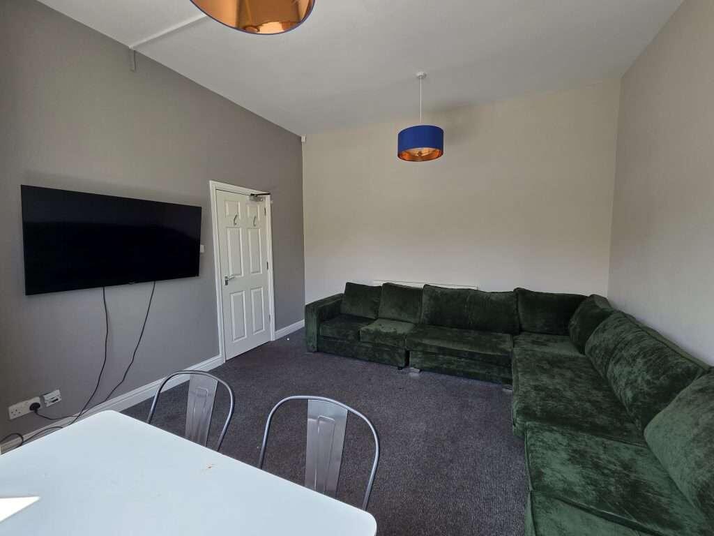 8 bed Detached for rent in Sheffield. From Thornsett Properties - Sheffield 8 bed Detached for rent in Sheffield. From Thornsett Properties - Sheffield