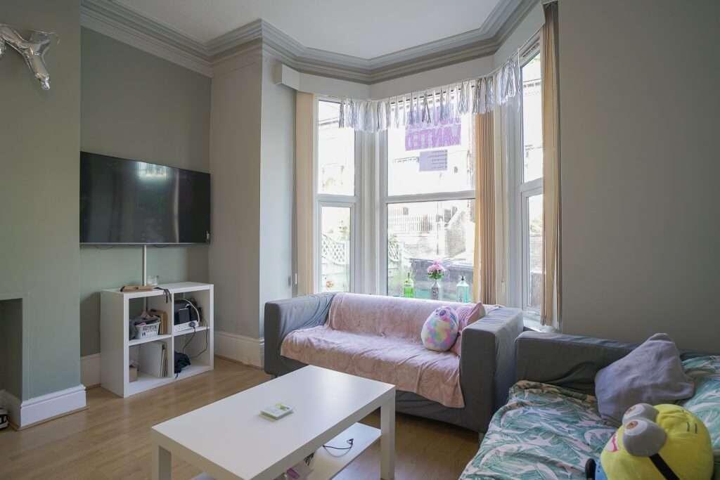 6 bed Detached for rent in Sheffield. From Thornsett Properties - Sheffield 6 bed Detached for rent in Sheffield. From Thornsett Properties - Sheffield