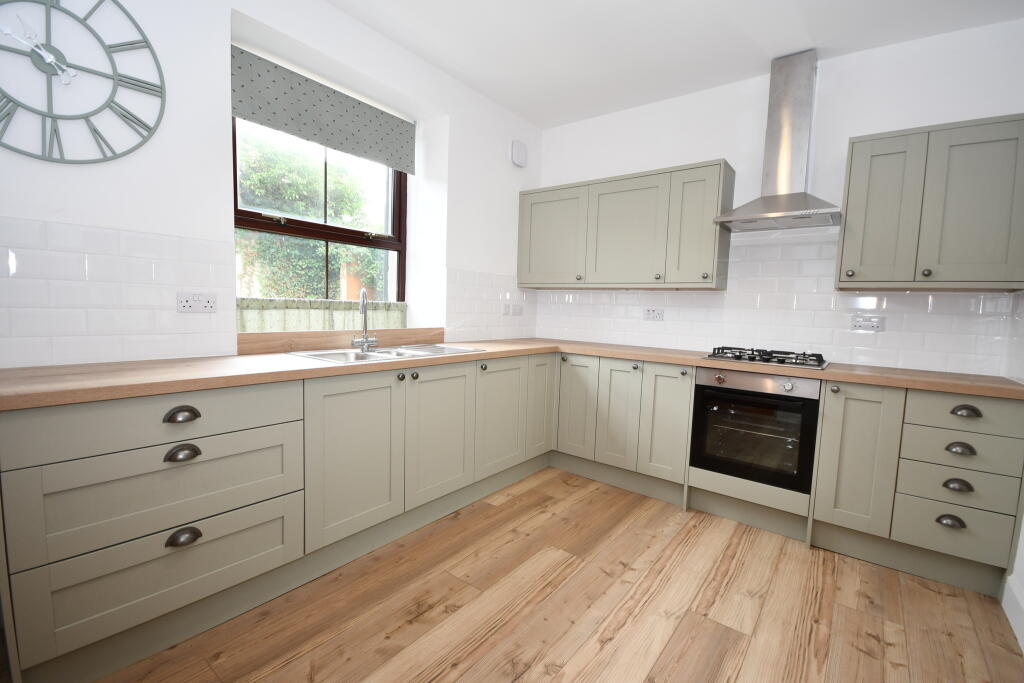 2 bed Mid Terraced House for rent in Dingwall. From Tughan & Cochrane Property Managers - Inverness