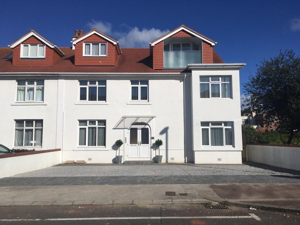 2 bed 1st Floor Flat for rent in Paignton. From Taylors (Torbay) Ltd - Torquay 2 bed 1st Floor Flat for rent in Paignton. From Taylors (Torbay) Ltd - Torquay