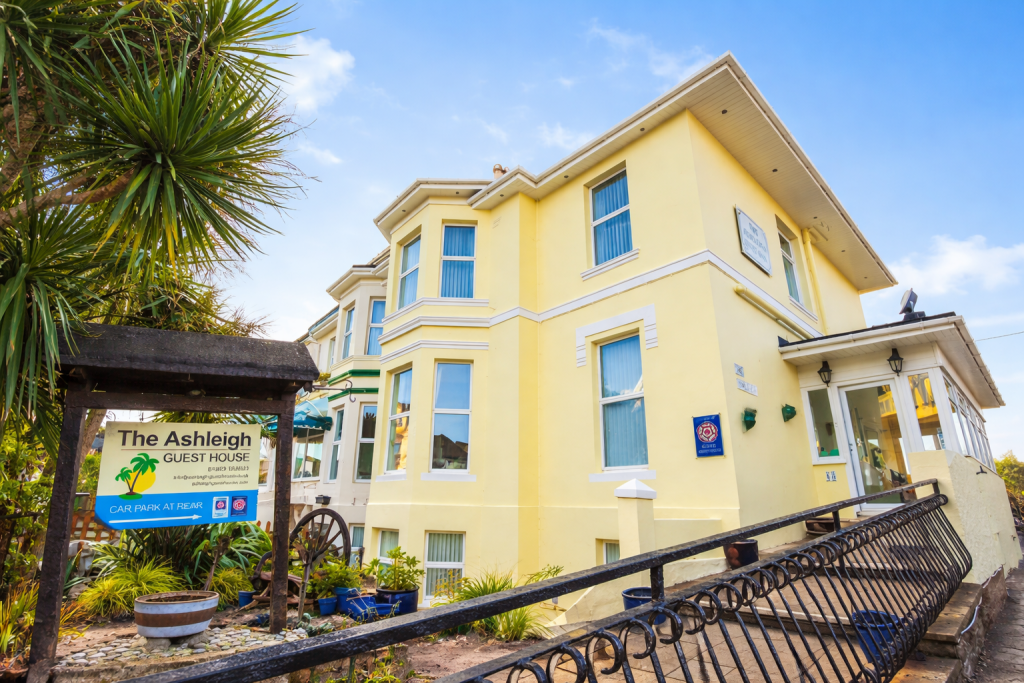 2 bed Apartment for rent in Collaton St Mary. From Taylors (Torbay) Ltd - Torquay