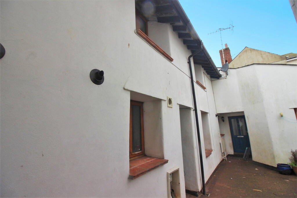 3 bed Mid Terraced House for rent in . From Taylors (Torbay) Ltd - Torquay