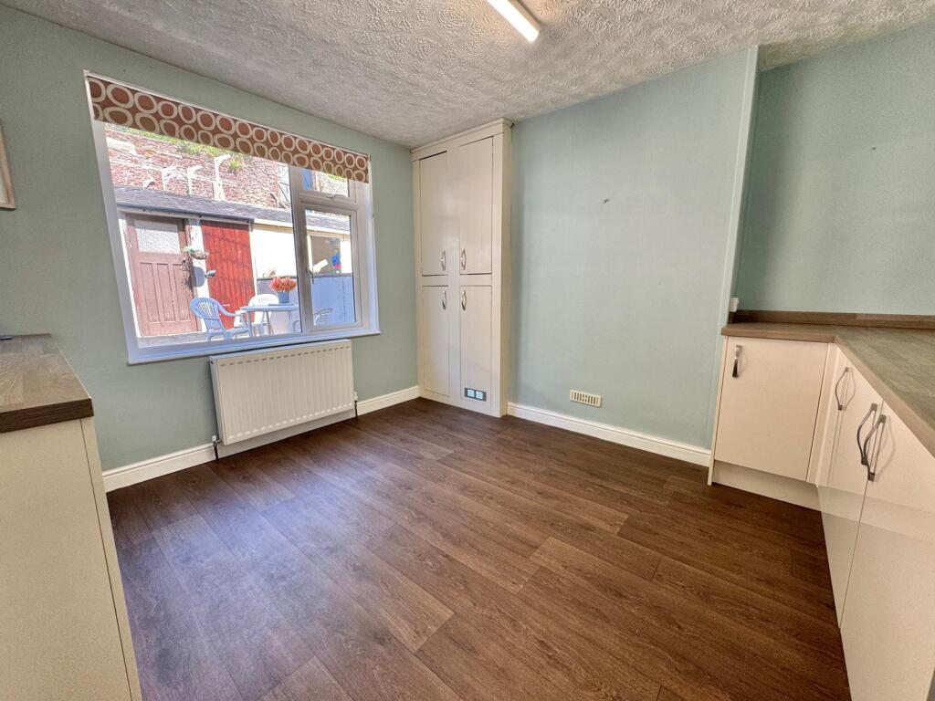 3 bed Mid Terraced House for rent in Paignton. From Taylors (Torbay) Ltd - Torquay