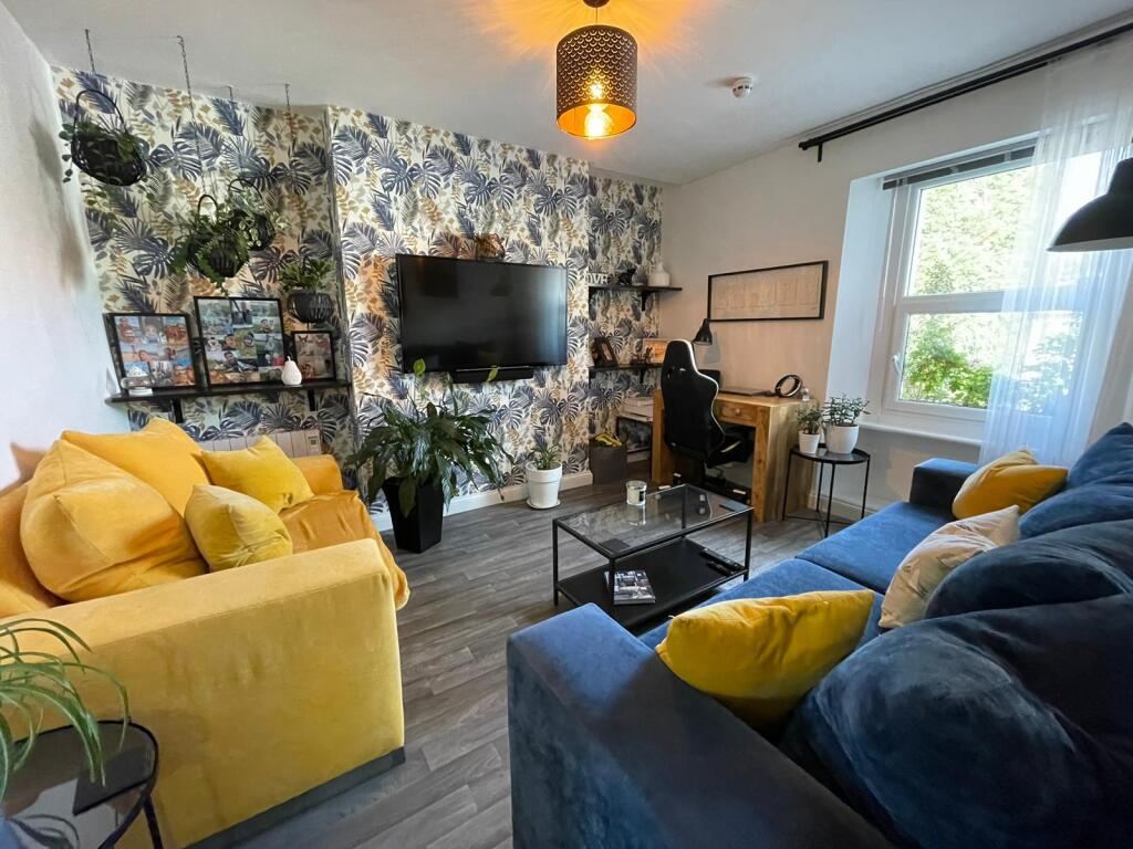 1 bed Semi Detached for rent in Torquay. From Taylors (Torbay) Ltd - Torquay 1 bed Semi Detached for rent in Torquay. From Taylors (Torbay) Ltd - Torquay