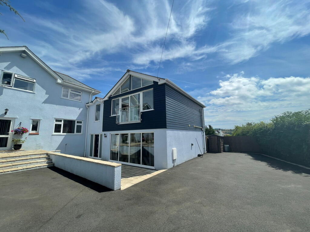 4 bed Semi Detached for rent in Hillhead. From Taylors (Torbay) Ltd - Torquay 4 bed Semi Detached for rent in Hillhead. From Taylors (Torbay) Ltd - Torquay