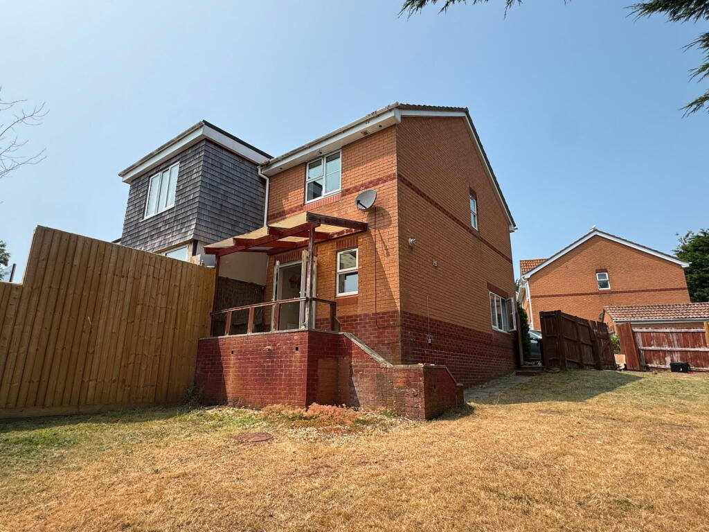 2 bed Semi Detached for rent in Paignton. From Taylors (Torbay) Ltd - Torquay 2 bed Semi Detached for rent in Paignton. From Taylors (Torbay) Ltd - Torquay