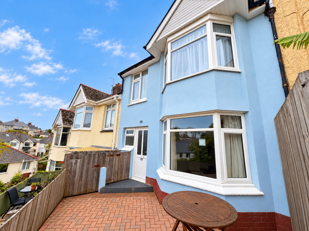 3 bed Mid Terraced House for rent in Paignton. From Taylors (Torbay) Ltd - Torquay