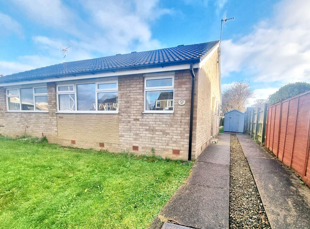 2 bed Semi-detached bungalow for rent in Bridlington. From Ullyotts - Bridlington 2 bed Semi-detached bungalow for rent in Bridlington. From Ullyotts - Bridlington